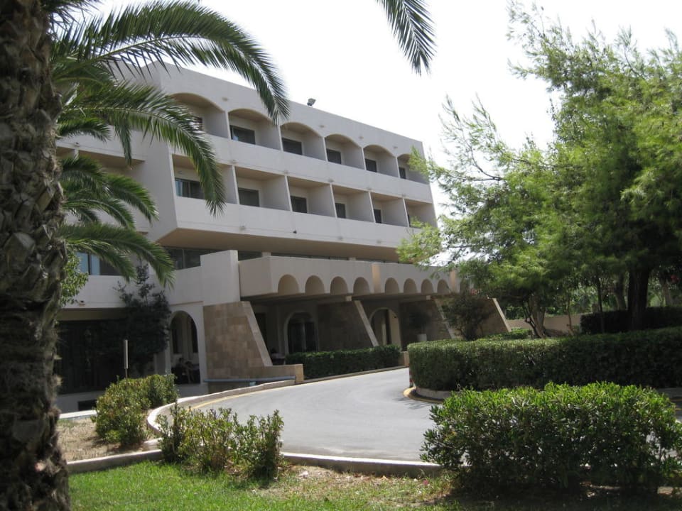 Wejście do hotelu Ialyssos Bay