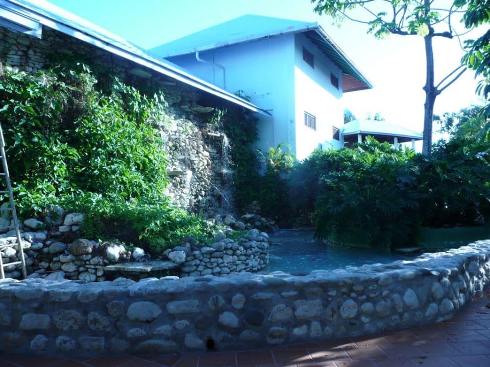 Wasserfall am Casino Grand Paradise Playa Dorada