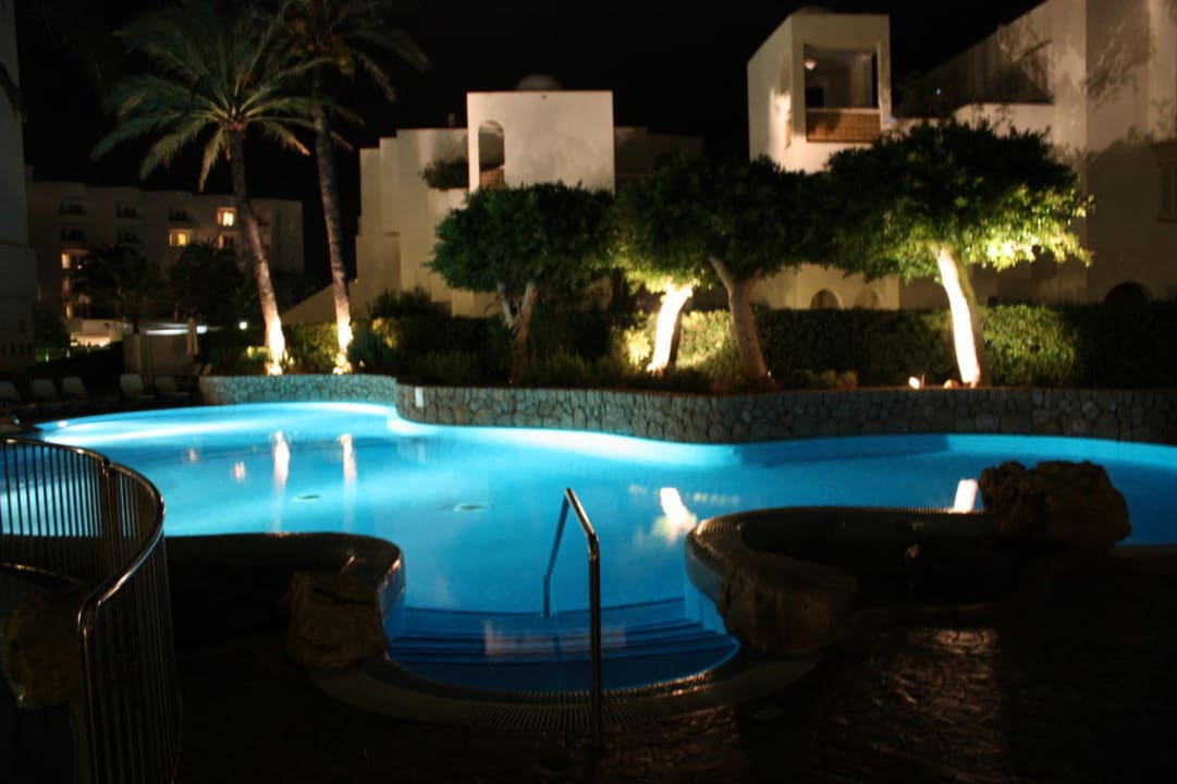 Pool bei Nacht Hipotels Bahia Grande