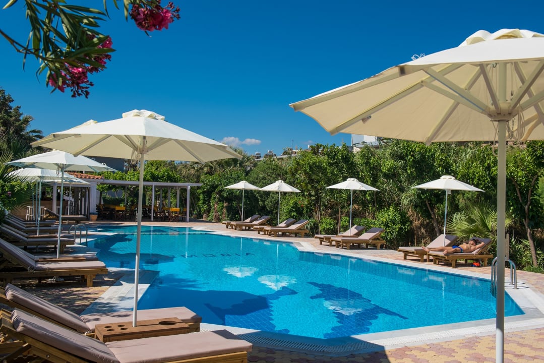 Pool Enorme Armonia Beach