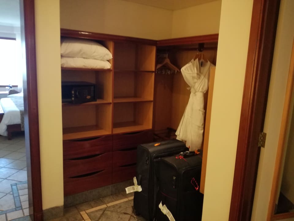 Zimmer Dinarobin Beachcomber Golf Resort & Spa