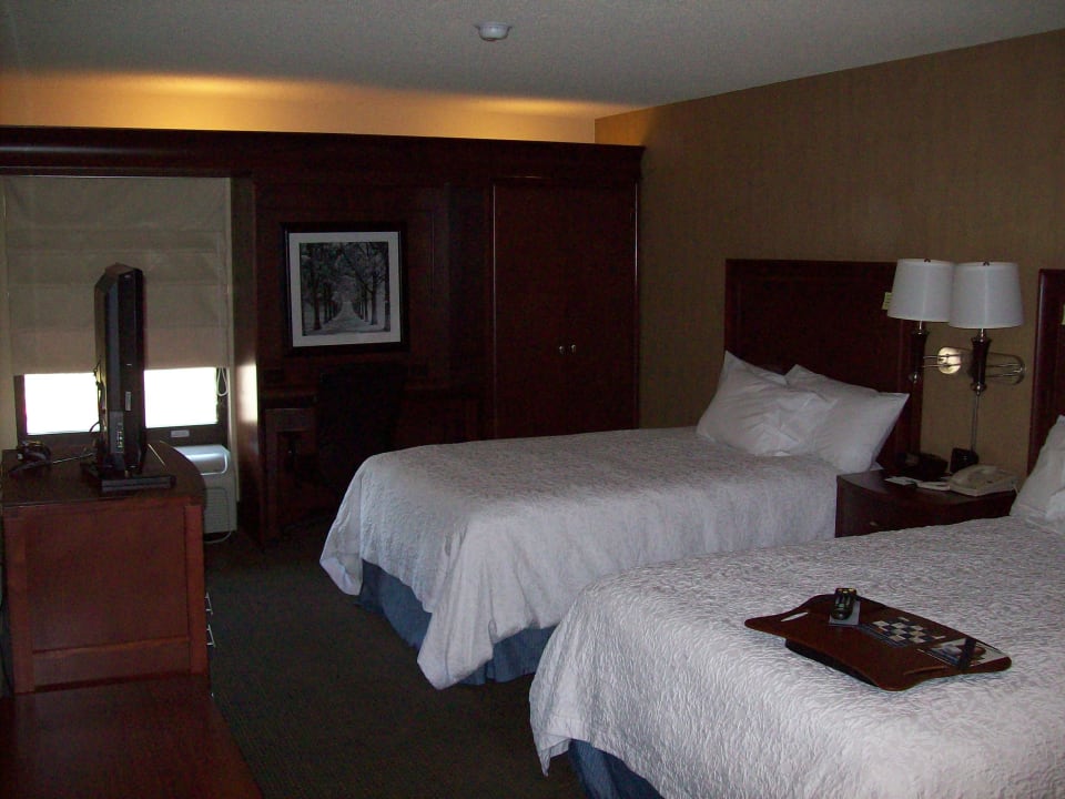 Eher kleines Zimmer Hotel Hampton Inn Seattle/Airport