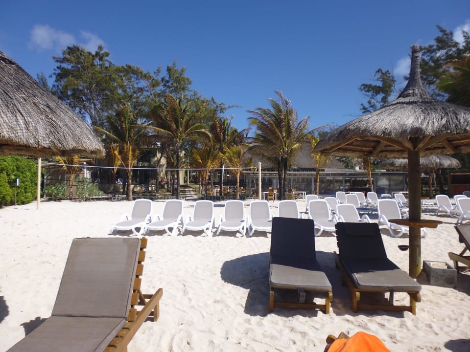 Strand Friday Attitude