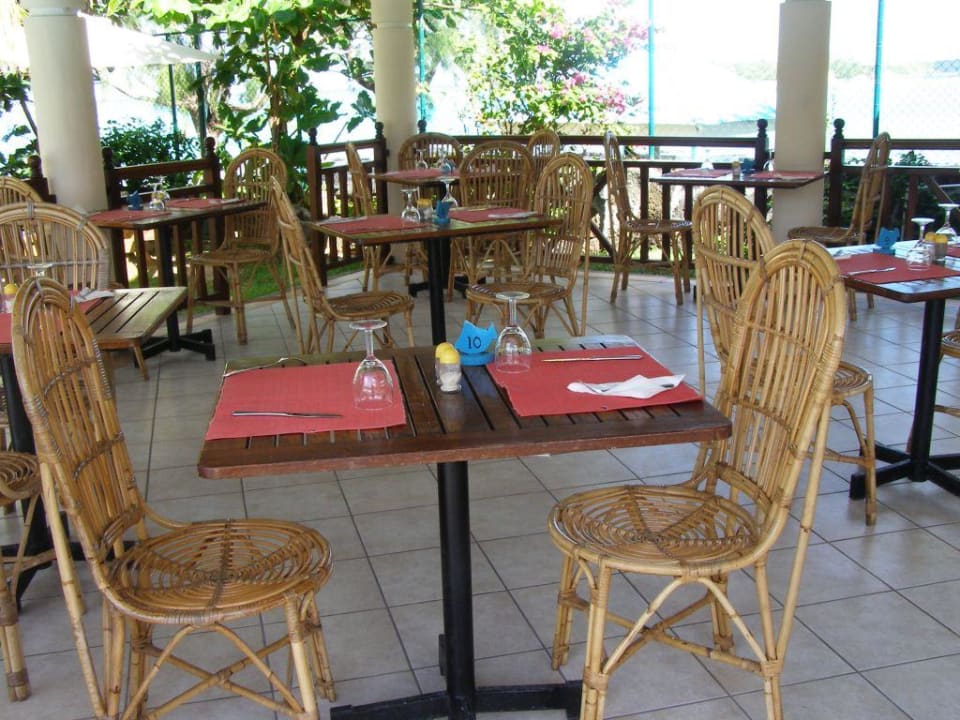 Tische für´s Mittagessen Le Peninsula Bay Beach Resort & Spa