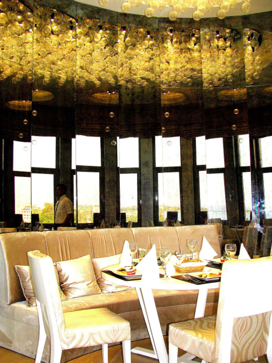 Á-la-Carte Restaurant im 9. Stock  Melas Resort Hotel
