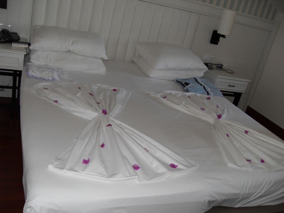 Schön gemachtes Bett Monachus Hotel & Spa