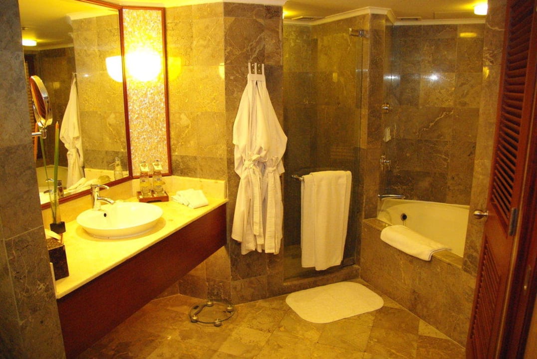 Badezimmer im Studio The Laguna A Luxury Collection Resort & Spa