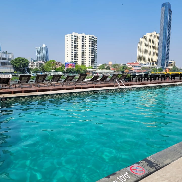 Pool Royal Orchid Sheraton Hotel & Towers