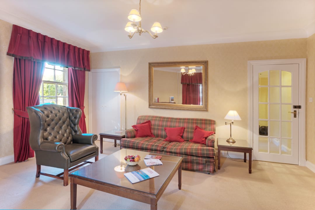 Zimmer Muthu Newton Hotel