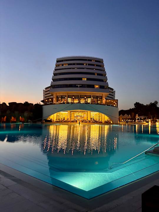 Pool Titanic Deluxe Lara