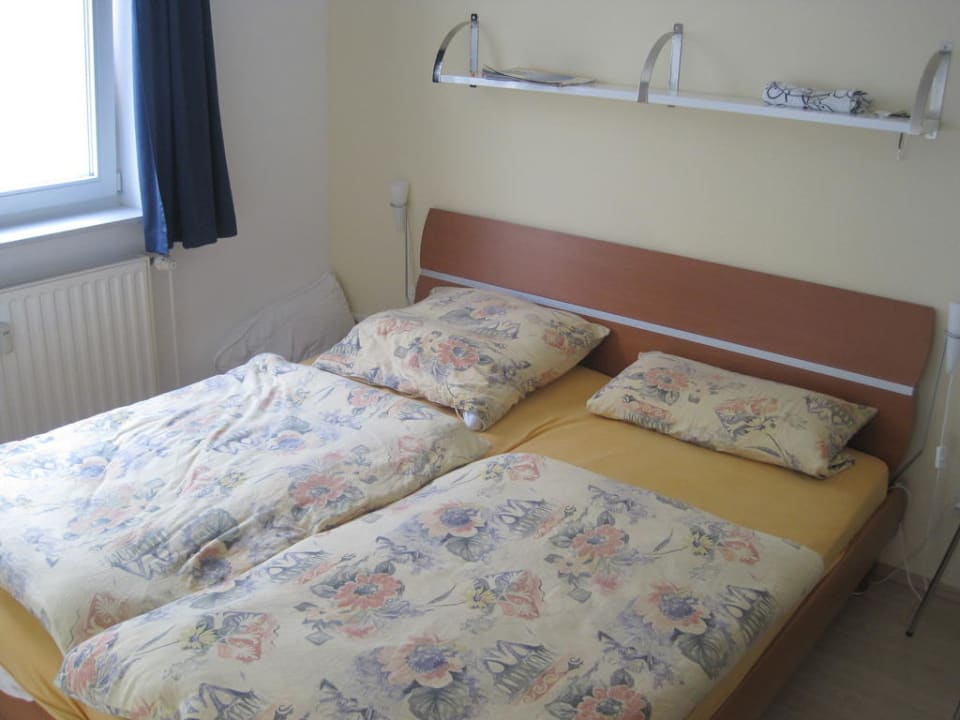 Doppelbett mit guter Matratze Appartement Strandläufer Haus Strandburg