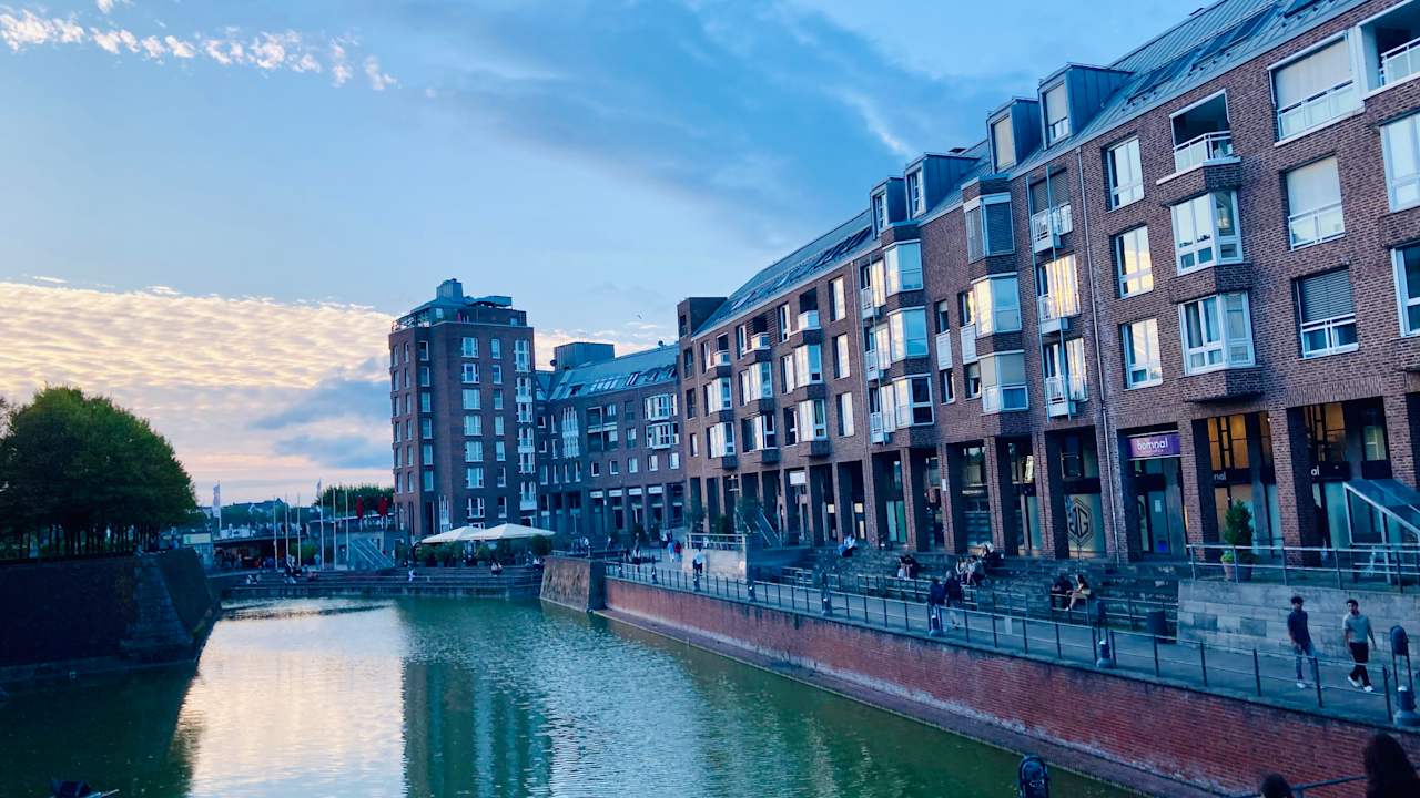 Ausblick Hotel Courtyard by Marriott Düsseldorf Hafen