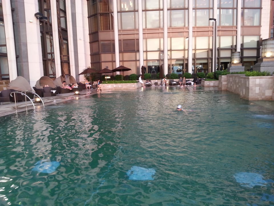 Poolanlage Hotel Harbour Grand Hong Kong