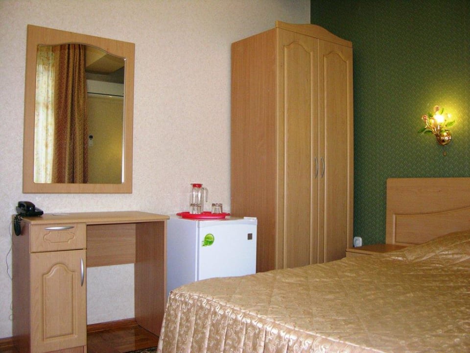 № 13 (2) Hotel Yakor / Отель Якорь