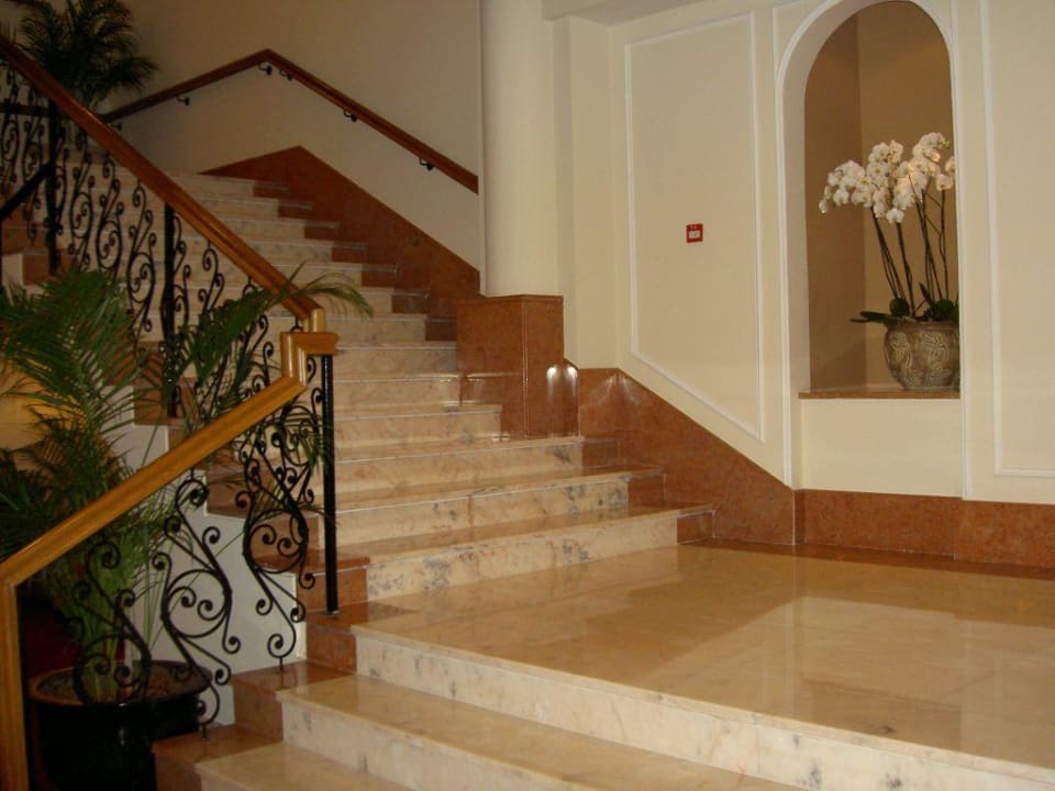 Aufgang zur Lobby Hotel The Cliff Bay (PortoBay)