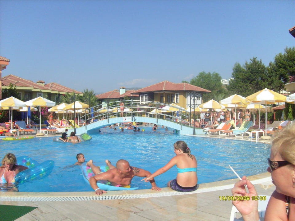 Pool Club Dizalya