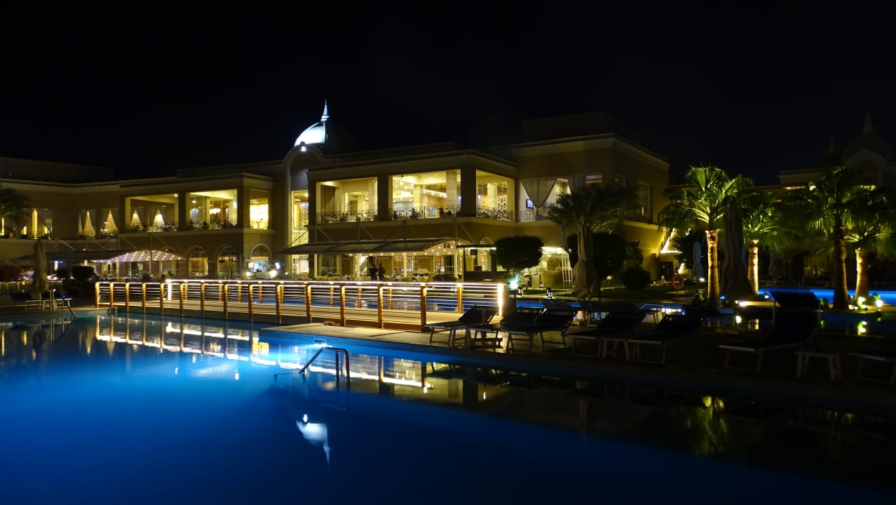 Pool Titanic Royal