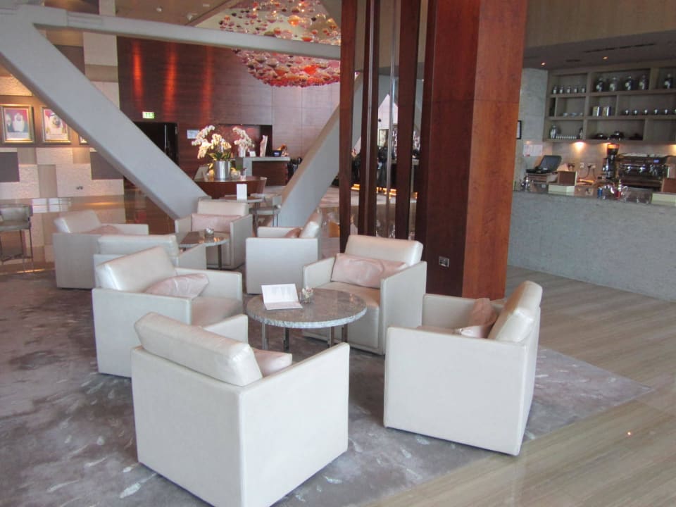 Barbereich Andaz Capital Gate Abu Dhabi - a concept by Hyatt