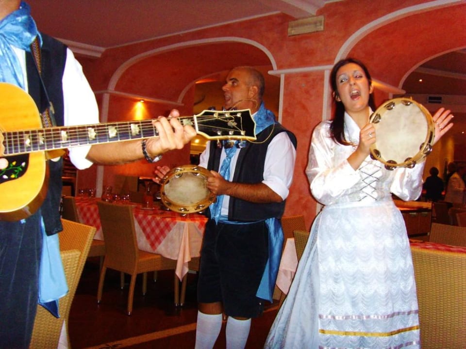 Kalabresischer Abend mit Musik Aldiana Club Rocca Nettuno Calabria