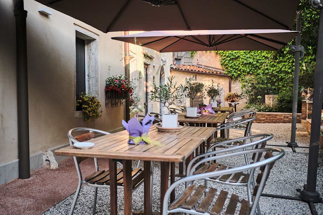 Gartenanlage Cinqueteste Luxury Home