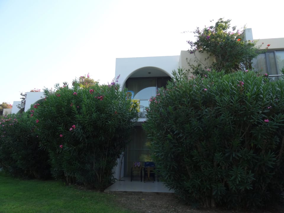 Bungalow von außen Caravia Beach Hotel