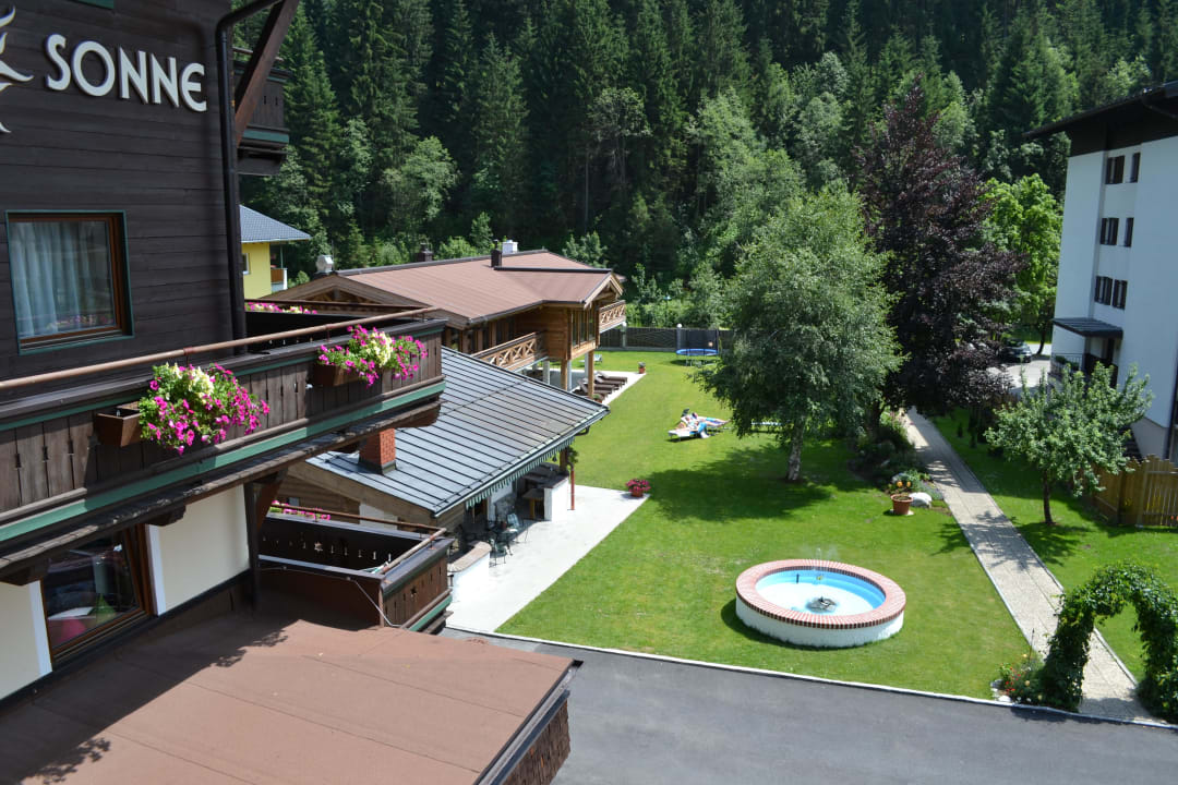 Výhled do zahrady Hotel DIE SONNE