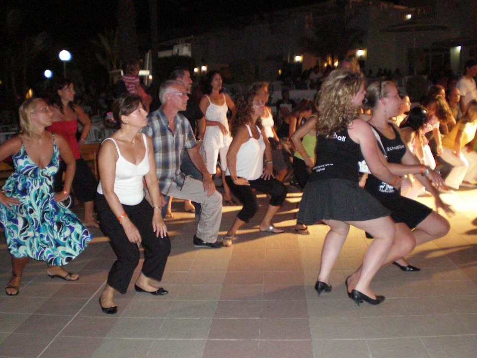 animacion nocturna Hotel El Mouradi Djerba Menzel