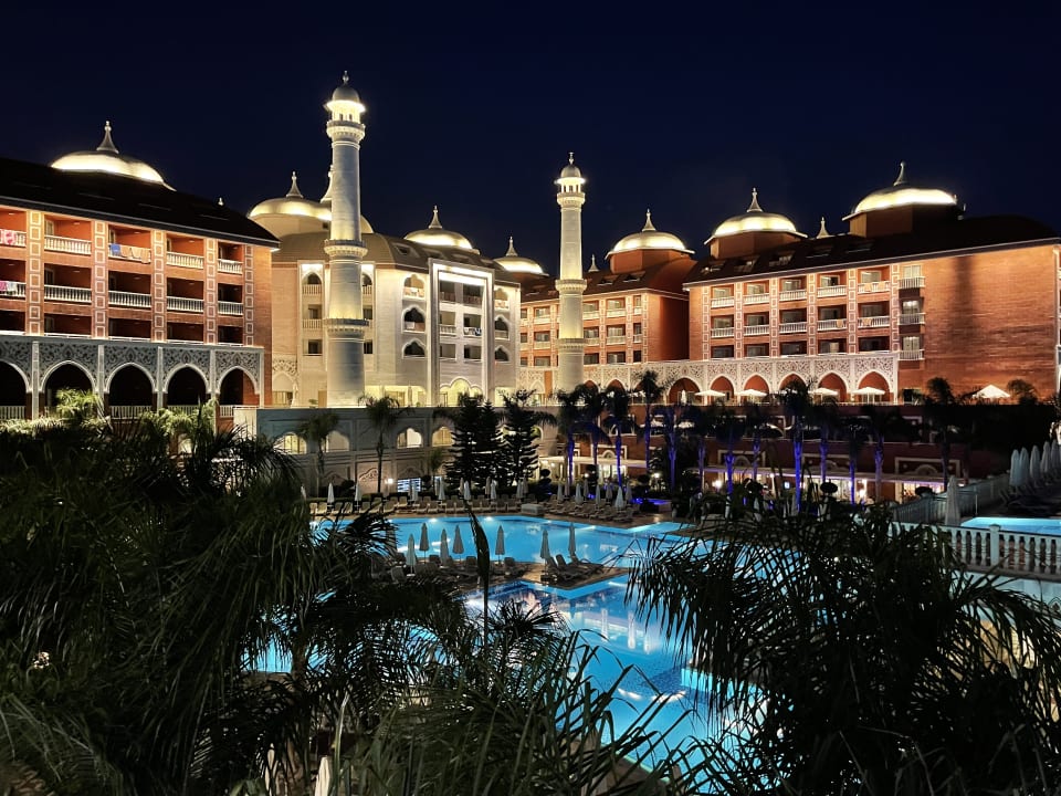 Außenansicht Royal Taj Mahal Hotel