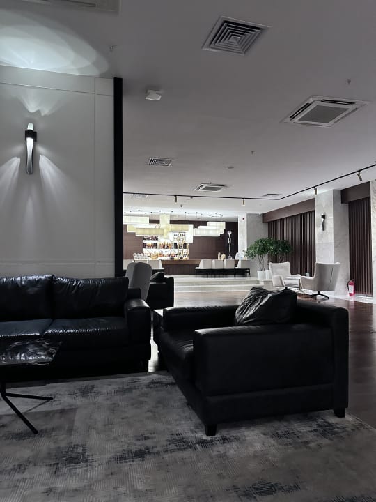 Lobby Rubi Platinum Sign