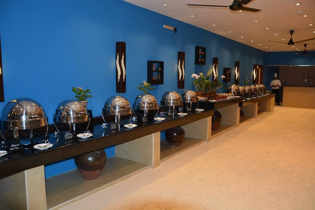 Hauptspeisenbuffet Veligandu Maldives Resort Island