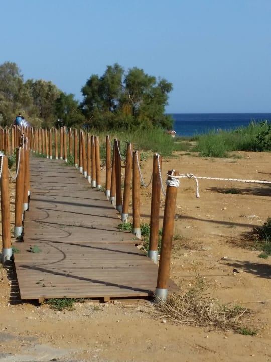 Weg zum Strand HARPIN Georgioupolis Resort Aquapark & SPA