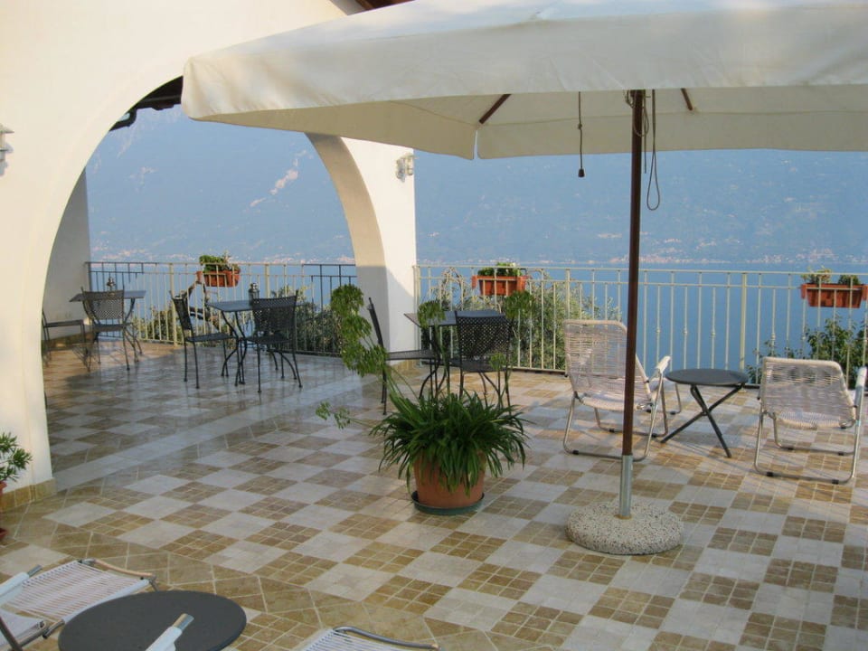 "Terrasse" B&B Villa Muslone (Gargnano) • HolidayCheck (Lombardei ...