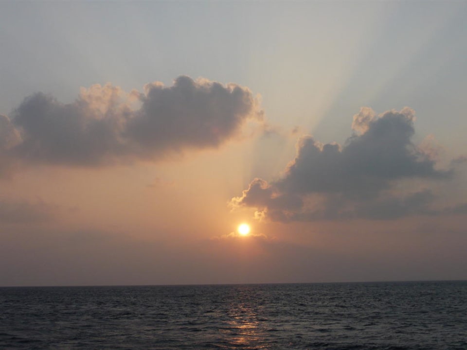 Sonnenaufgang Meeru Maldives Resort Island