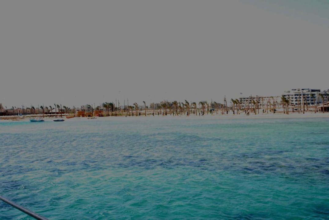 Blick auf das Hotel vom Meer Steigenberger ALDAU Beach Hotel