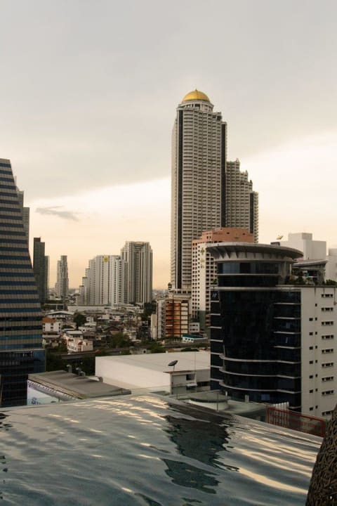 Ausblick vom Pool Eastin Grand Hotel Sathorn