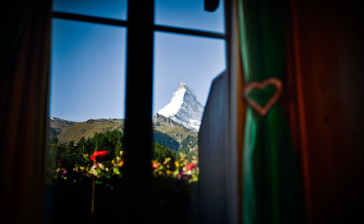 Ausblick aufs Matterhorn Tradition Julen Hotel