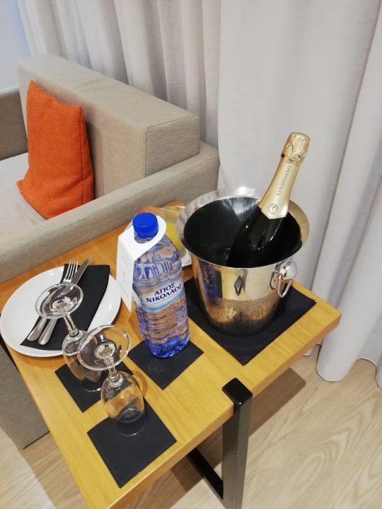 Zimmer Crystal Springs Beach Hotel