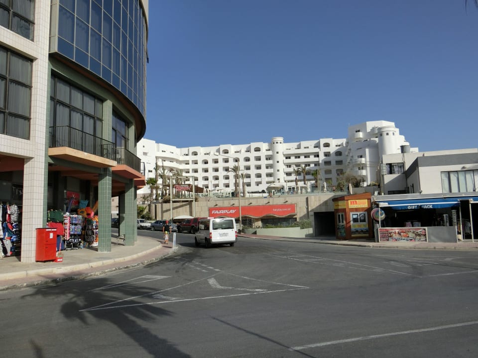 Das Hotel von hinten db San Antonio Hotel + Spa