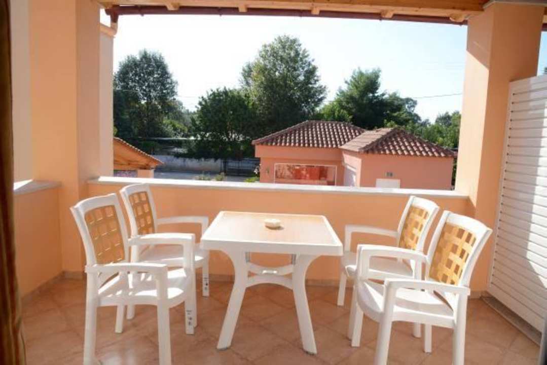 Studio Apartment for 3 people Hotel Maria's Filoxenia Suites