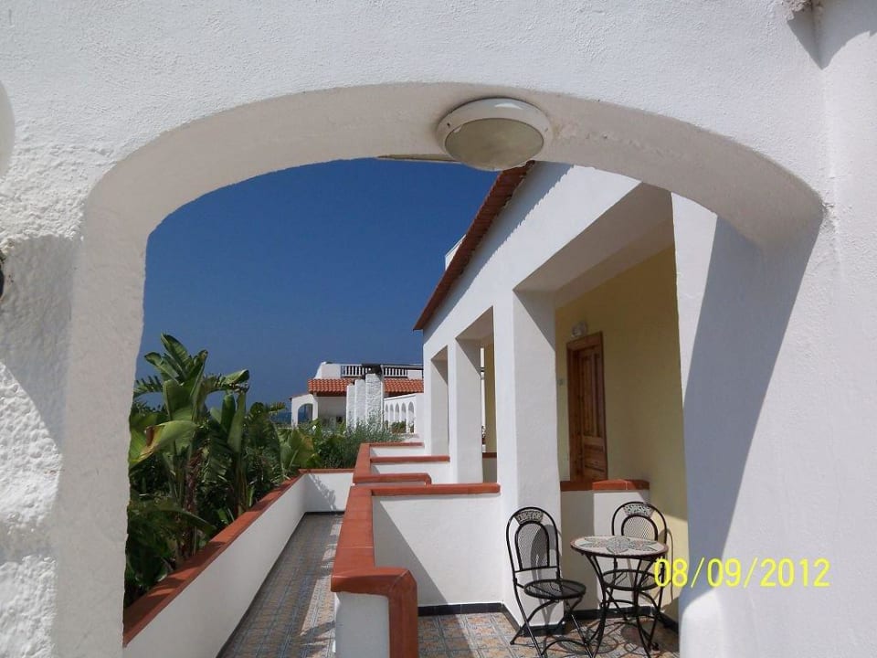 Zugang zu den Zimmern Hotel La Scogliera