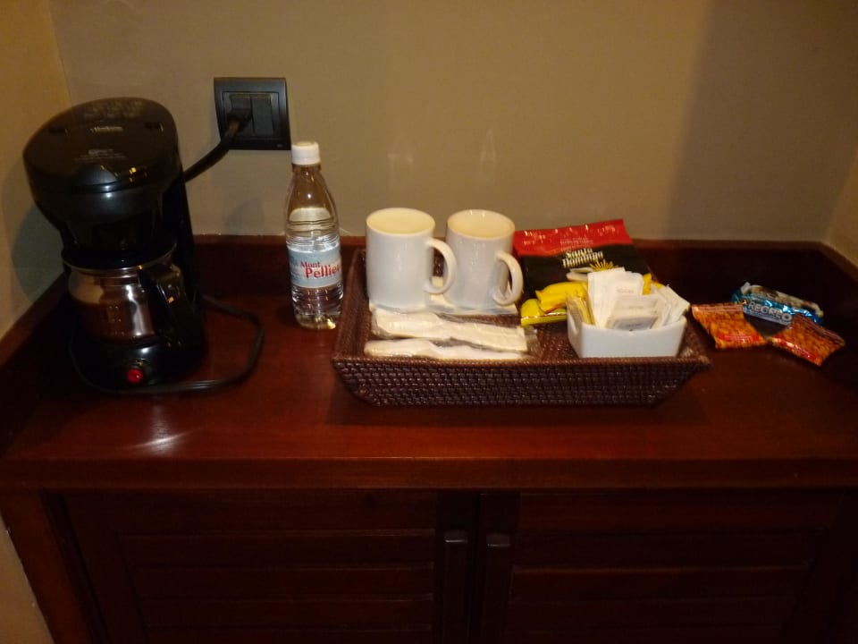 Kaffee- und Teezubereiter und jeden Tag neue Kekse Catalonia Royal Bavaro - Adults only