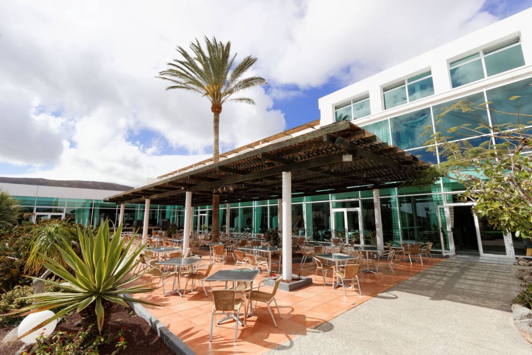Terrasse des Restaurants allsun App.-Hotel Esquinzo Beach