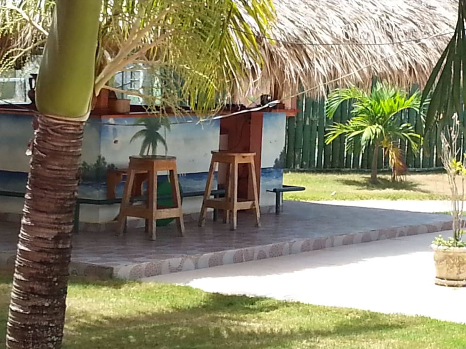 Vor der Bar Hotel Playa Chiquita