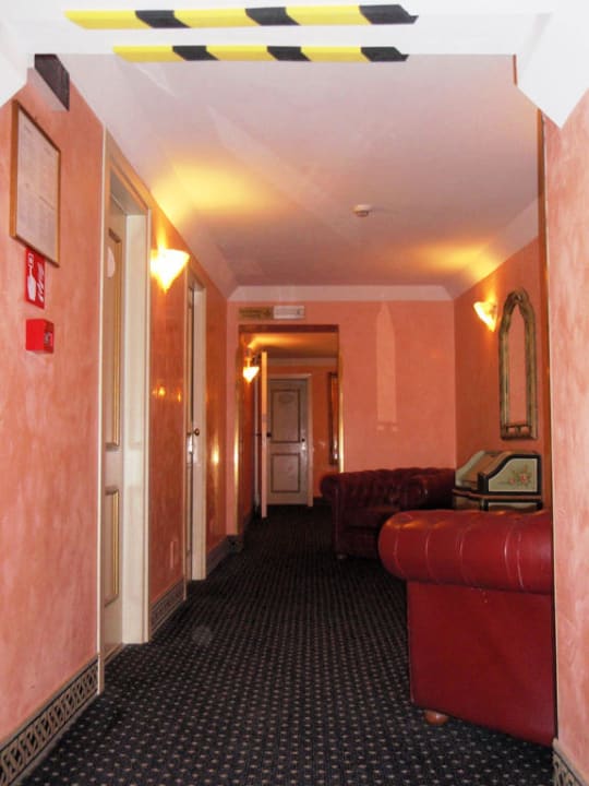 Korytarz 1 pietro Hotel Rialto