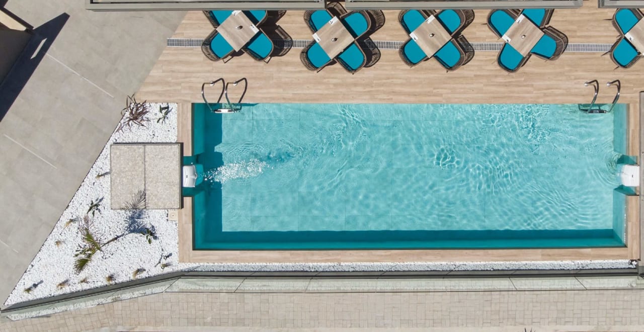 Pool Mare Blue & Suites