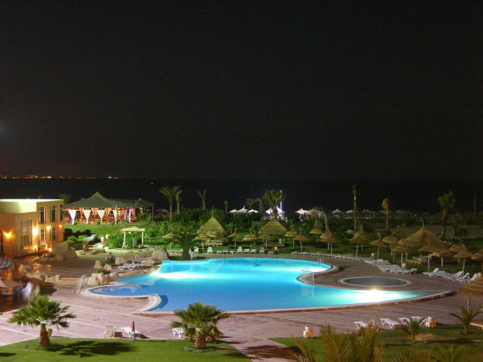 Bei Nacht Skanes Serail Aquapark