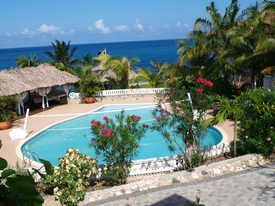 Pool Golden Cove Villas