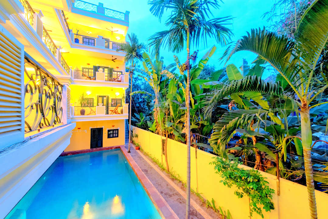 Pool Residence Wat Damnak