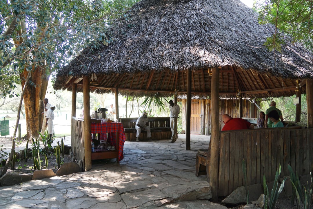 Treffpunkt vor der Pirsch Tented Camp Mara - Intrepids