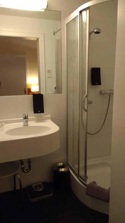 Badezimmer im Doppelzimmer Hotel Weisses Kreuz
